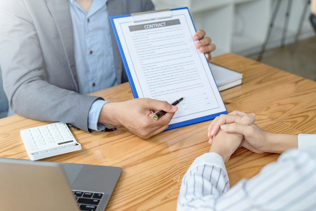 Navigating Tariffs & Economic Challenges with a Sale-Leaseback Strategy